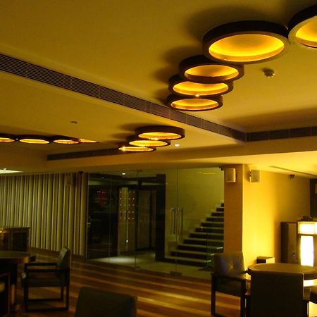 The Madison Hotel New Delhi Bagian luar foto