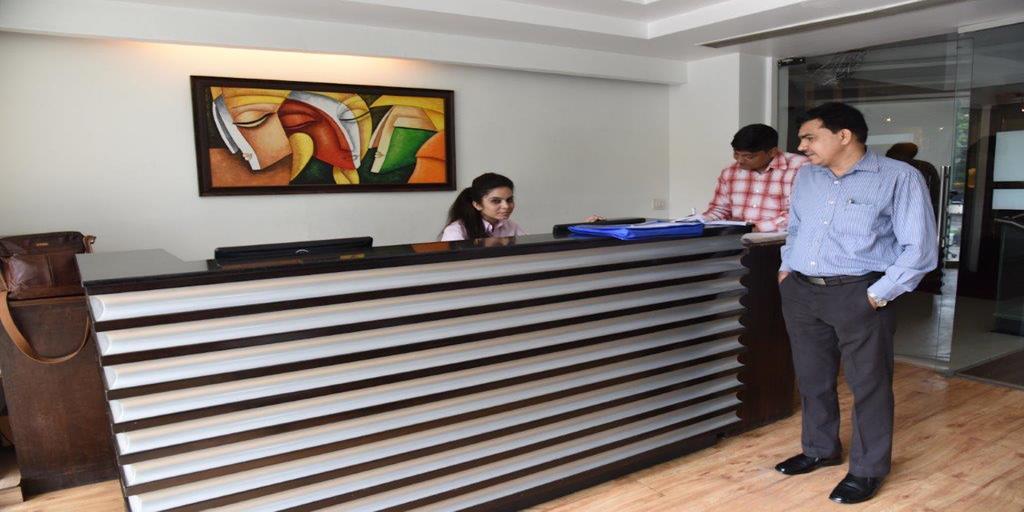 The Madison Hotel New Delhi Bagian luar foto