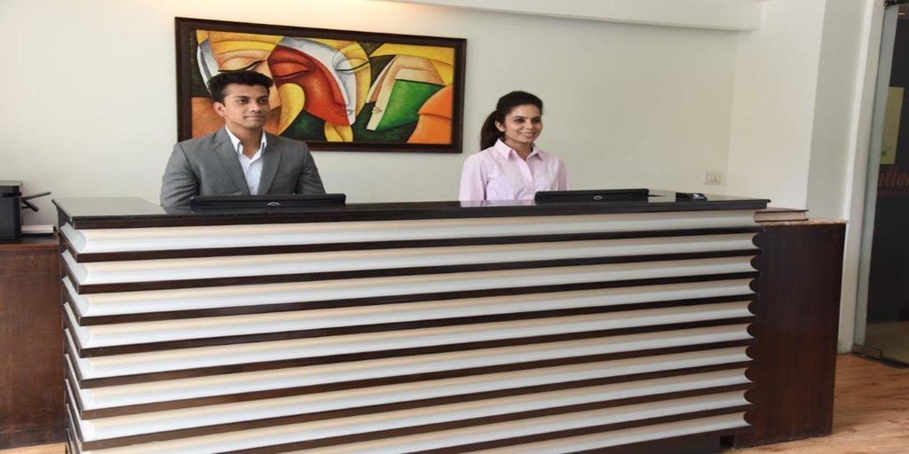 The Madison Hotel New Delhi Bagian luar foto