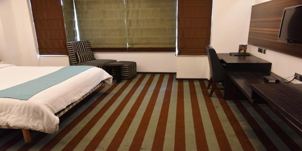 The Madison Hotel New Delhi Bagian luar foto