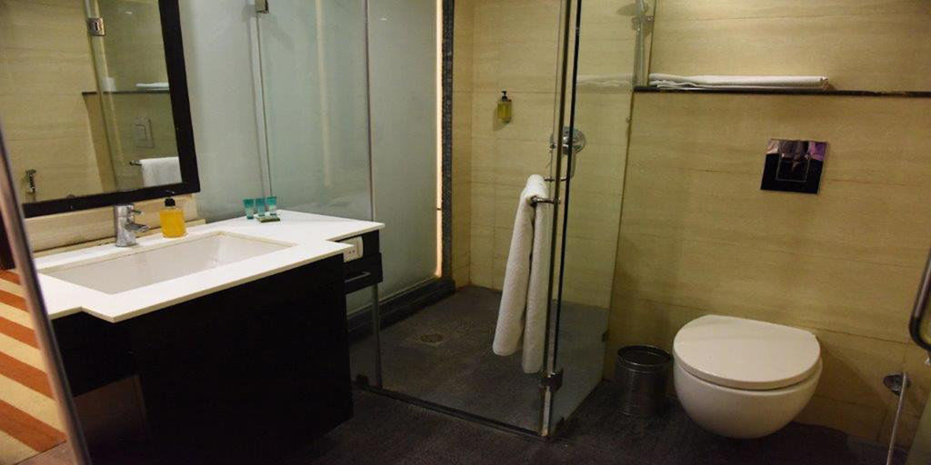 The Madison Hotel New Delhi Bagian luar foto